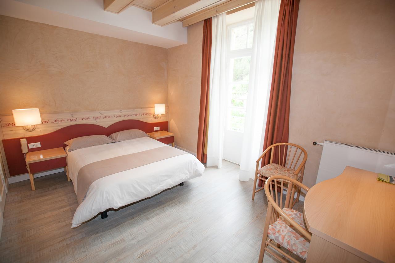Le Mirval Hotel La Brigue Exterior photo